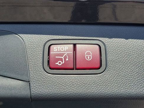 Certified 2022 Mercedes-Benz GLC 300 image 9