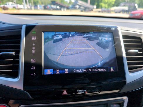 Used 2016 Honda Pilot Elite image 28