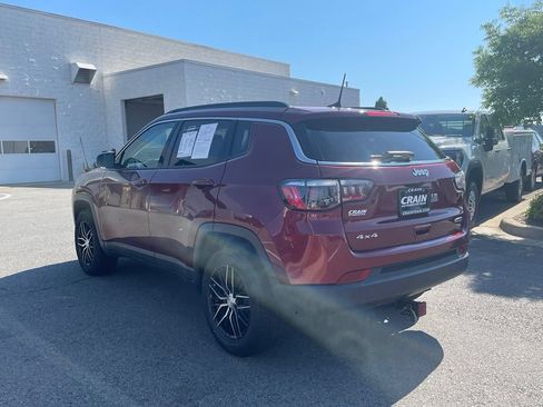 Used 2022 Jeep Compass Latitude w/ Convenience Group AWD/4WD image 5