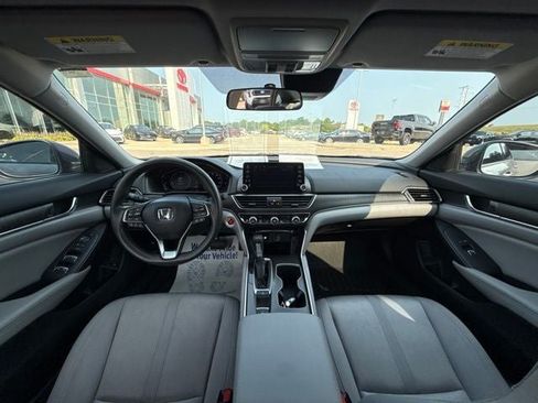 Used 2020 Honda Accord EX image 17
