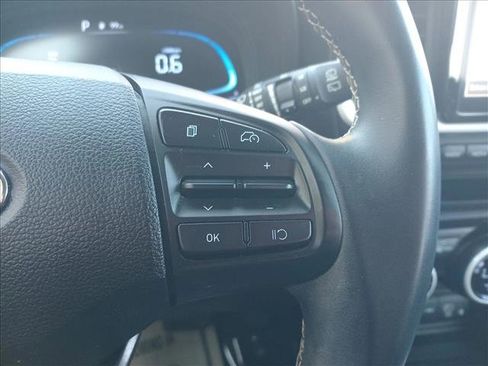 Certified 2023 Hyundai Venue Limited image 18