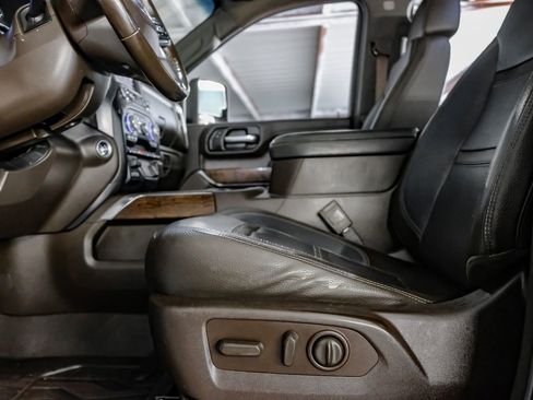 Used 2020 GMC Sierra 3500 Denali w/ Technology Package AWD/4WD image 29