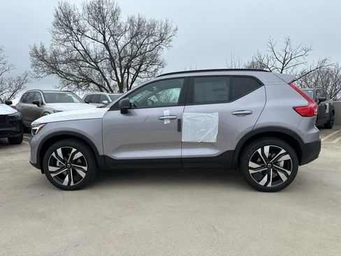 New 2026 Volvo XC40 B5 Plus w/ Climate Package image 4