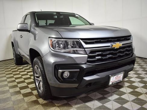 Used 2022 Chevrolet Colorado LT w/ LT Convenience Package image 3