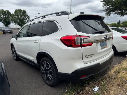 Used 2023 Subaru Ascent Limited AWD/4WD image 2