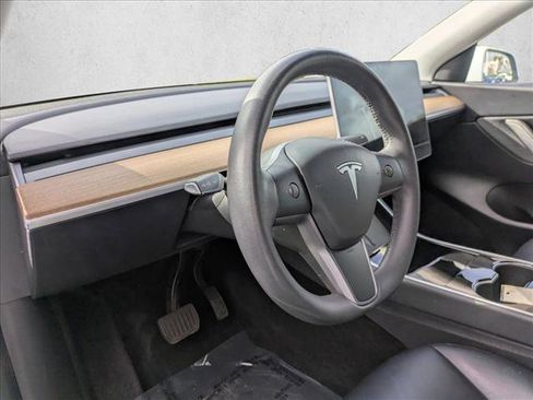 Used 2021 Tesla Model Y Long Range image 10