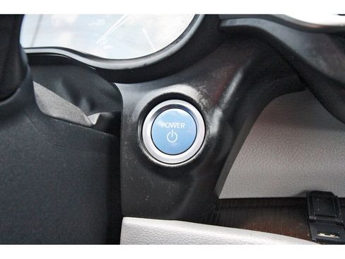 Used 2022 Toyota Sienna XLE FWD image 20