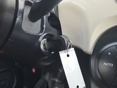 Used 2014 FIAT 500 e FWD image 29