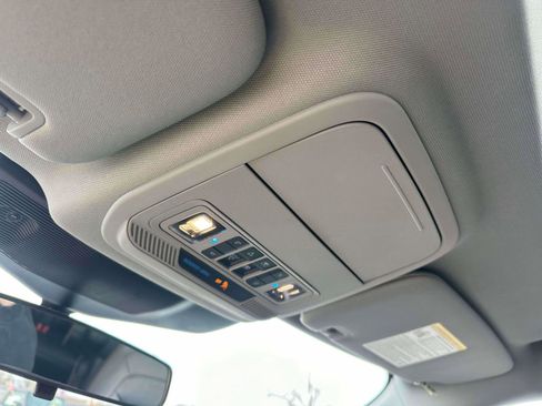 Used 2022 Ford Explorer XLT w/ Equipment Group 202A image 33