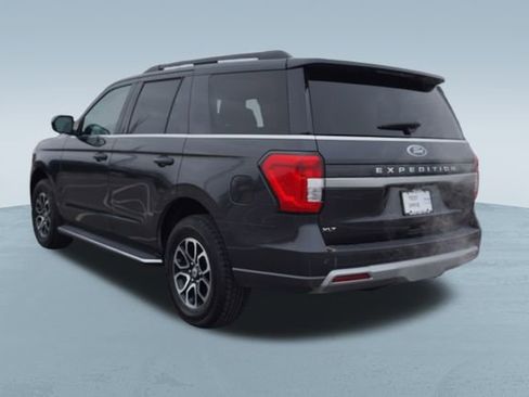 Used 2023 Ford Expedition XLT image 5