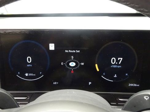 Used 2024 Hyundai Kona Limited FWD image 29