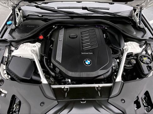 Used 2023 BMW 540i w/ Convenience Package image 13