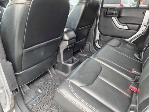 Used 2016 Jeep Wrangler Unlimited Rubicon AWD/4WD image 15