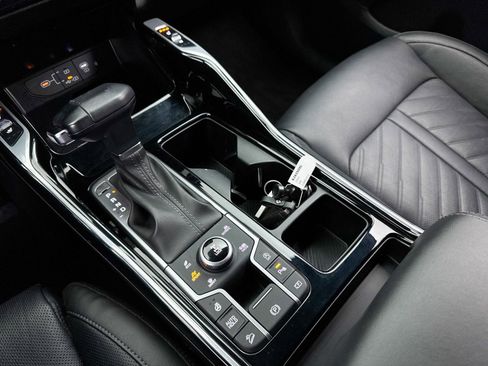 Certified 2024 Kia Sorento SX Prestige image 26