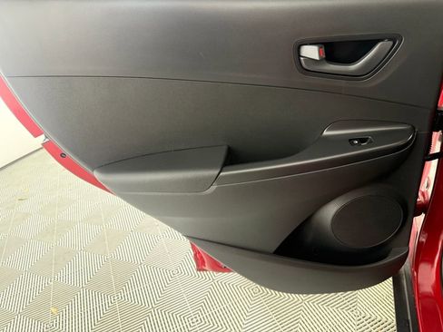 Used 2018 Hyundai Kona SEL image 12