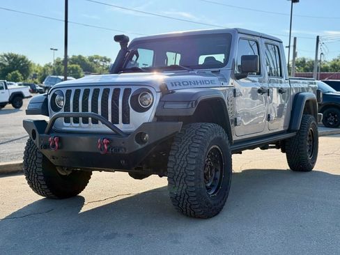 Used 2020 Jeep Gladiator Sport w/ Quick Order Package 24S AWD/4WD image 2