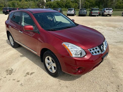Used 2013 Nissan Rogue S w/ Special Edition Pkg AWD/4WD image 4