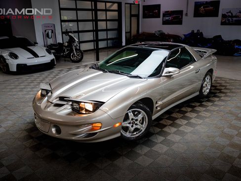 Used 2002 Pontiac Firebird Formula RWD image 5