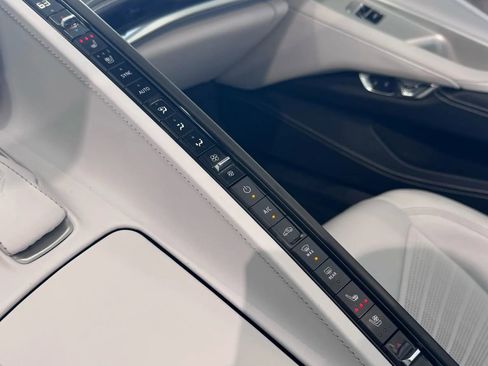 Used 2020 Chevrolet Corvette Stingray Premium Cpe w/ 3LT Preferred Equipment Group image 31