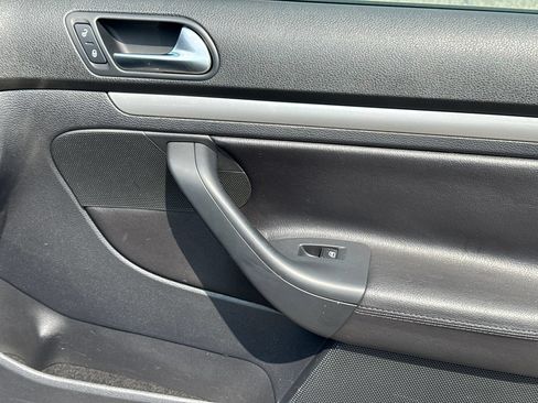 Used 2010 Volkswagen Jetta Limited Edition FWD image 14