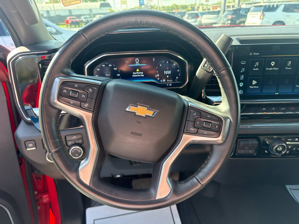 Used 2025 Chevrolet Silverado 1500 LT AWD/4WD image 16