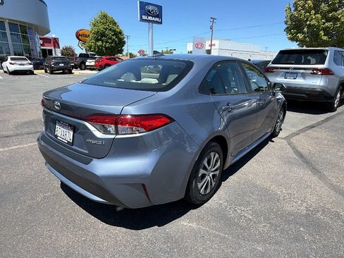 Used 2021 Toyota Corolla LE FWD image 4