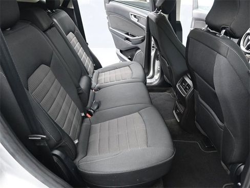 Used 2017 Ford Edge SEL image 29