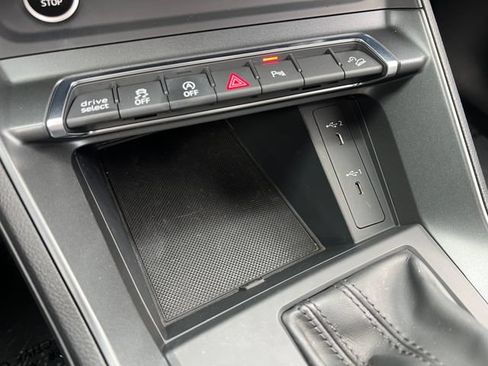 Used 2022 Audi Q3 2.0T Premium AWD/4WD image 28
