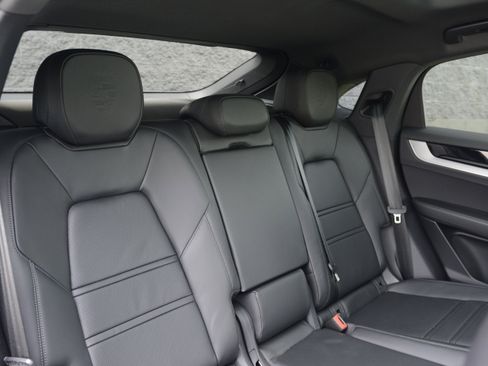 Certified 2026 Porsche Cayenne S AWD/4WD image 34