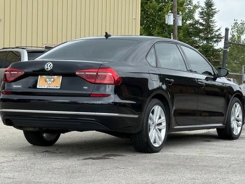 Used 2019 Volkswagen Passat 2.0T Wolfsburg w/ Wheels & Sunroof Package FWD image 5