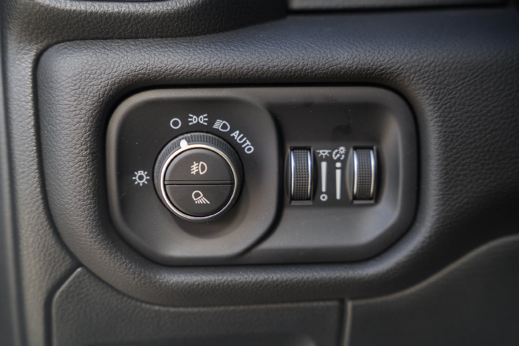 Used 2025 RAM 1500 Big Horn AWD/4WD image 46