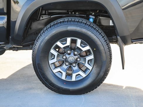 Certified 2023 Toyota Tacoma TRD Off-Road image 12