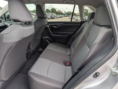 Used 2024 Toyota RAV4 XLE FWD image 27