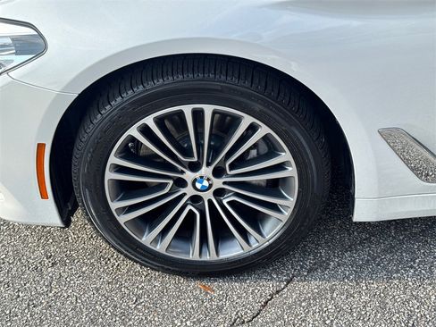 Used 2019 BMW 540i image 11