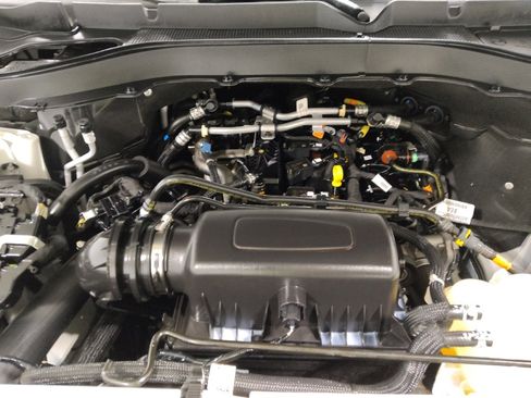 Used 2022 Ford Explorer XLT w/ Equipment Group 202A image 30