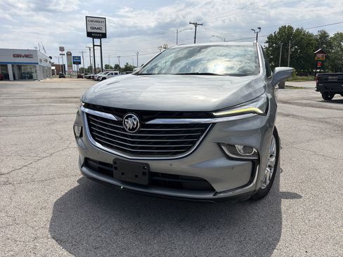 Used 2023 Buick Enclave Essence w/ Experience Buick Package FWD image 2