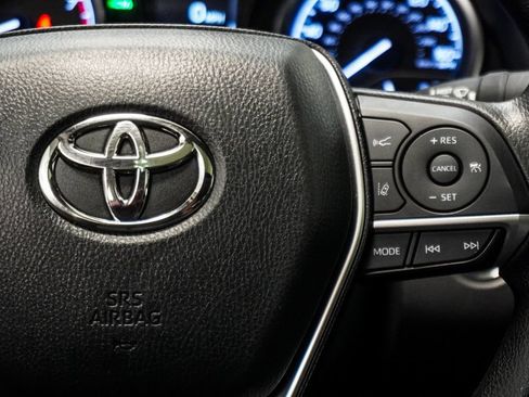 Used 2024 Toyota Camry LE w/ Convenience Package FWD image 17