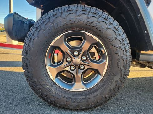 Used 2022 Jeep Gladiator Rubicon w/ Cold Weather Group image 30