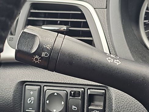Used 2016 Nissan Sentra SV FWD image 30