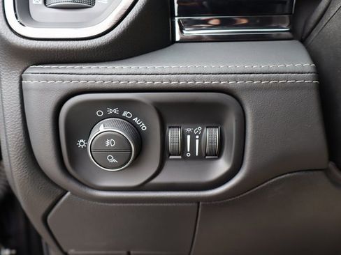 Used 2025 RAM 3500 Limited image 18