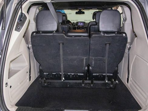 Used 2020 Dodge Grand Caravan SXT image 22