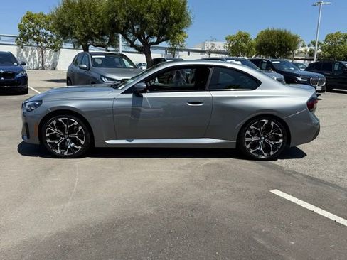 Used 2025 BMW 230i Coupe w/ Convenience Package RWD image 13