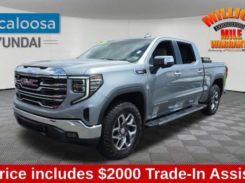 Used 2024 GMC Sierra 1500 SLT w/ SLT Premium Package AWD/4WD image 3