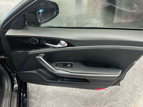 Used 2021 Kia Stinger GT-Line image 12