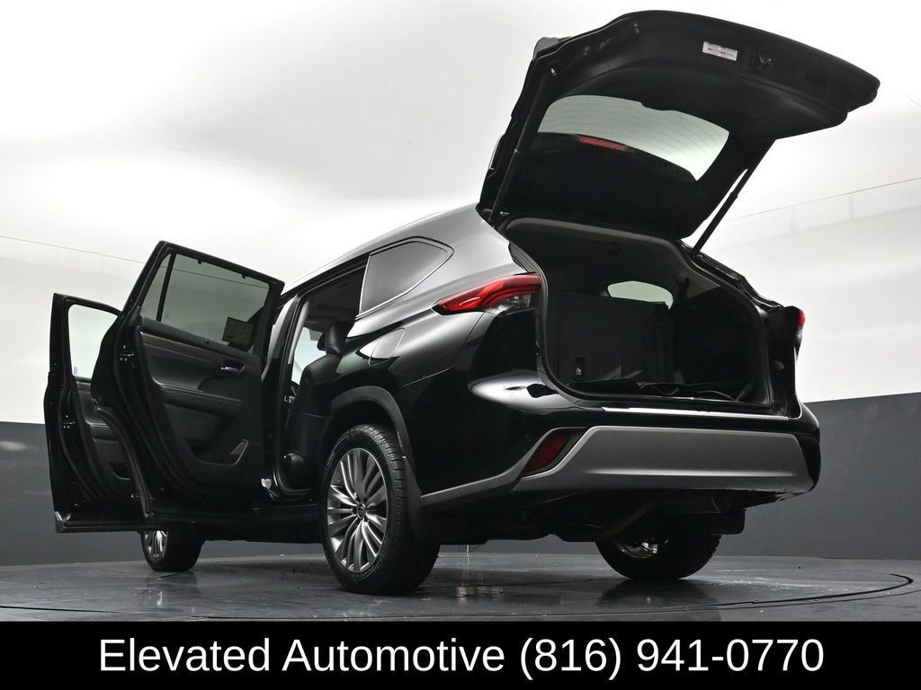 Used 2021 Toyota Highlander Platinum AWD/4WD image 33