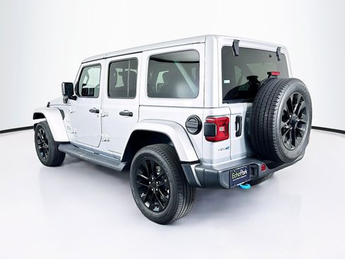 Used 2023 Jeep Wrangler Unlimited Sahara AWD/4WD image 5
