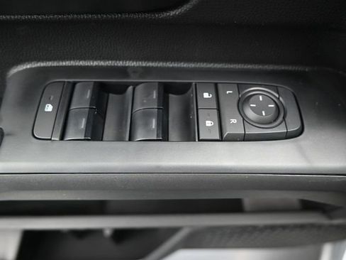 Used 2026 Toyota Tacoma SR5 AWD/4WD image 10