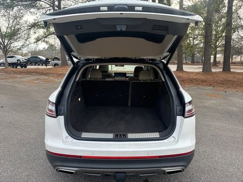 Used 2022 Lincoln Nautilus Reserve w/ Equipment Group 201A image 25