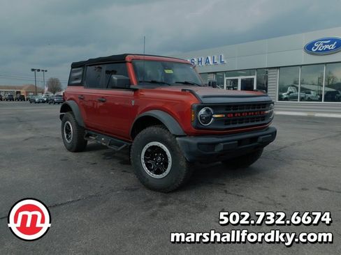 Used 2022 Ford Bronco Base w/ Sasquatch Package image 1