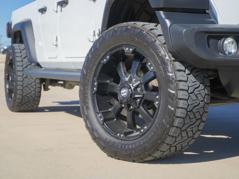 Used 2020 Jeep Gladiator Sport w/ Quick Order Package 24S image 2